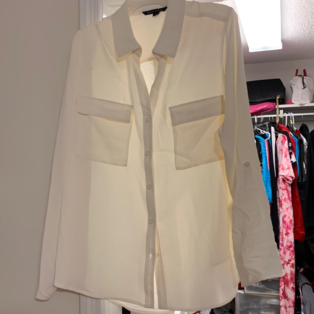 Beautiful button down blouse 👚♥️ - NWOT!